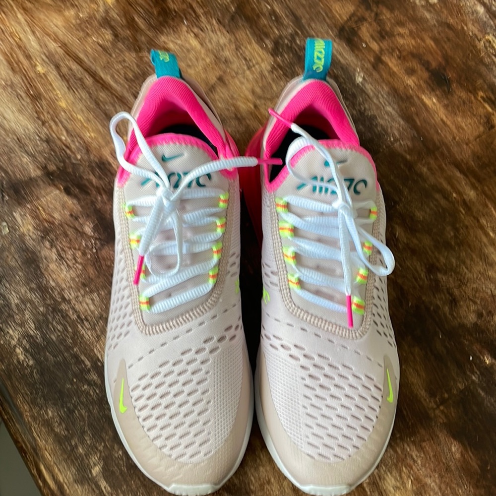Womens Nike air max 270